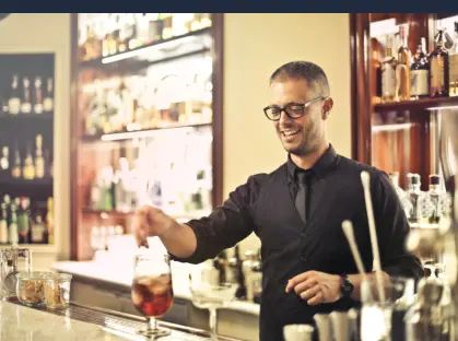 Curso de Camarero Online de Restaurante y Bar – Sirviendo Copas
